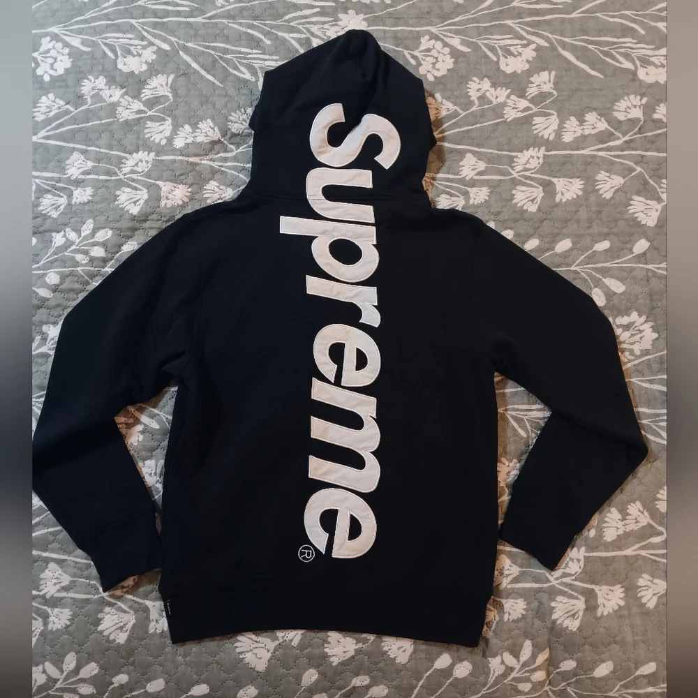 Supreme Navy Sweater with Iconic Vertical Branding - Picture 1 of 5
